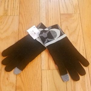 NWT Coach Knit Tech Gloves